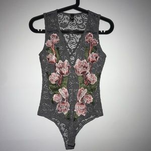 🍉 Gray Lace Floral Bodysuit